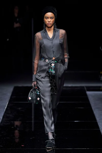 Look 80
